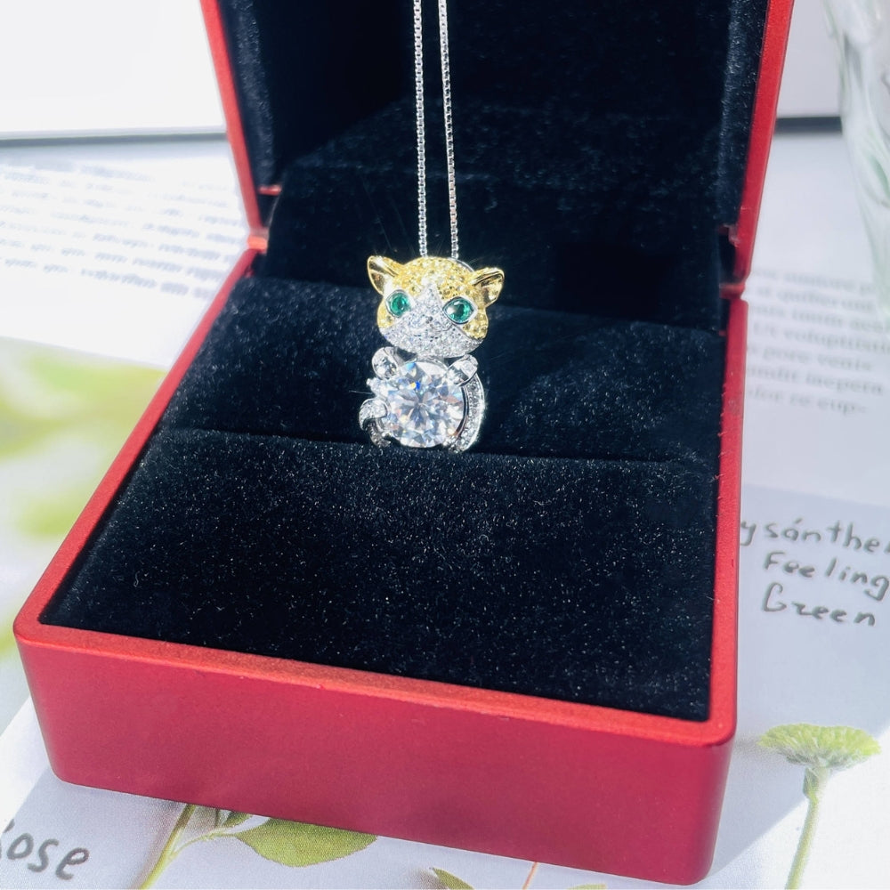 GRA Certifierad 2CT Moissanite Cat Pendel, Färg D, 925 Silver