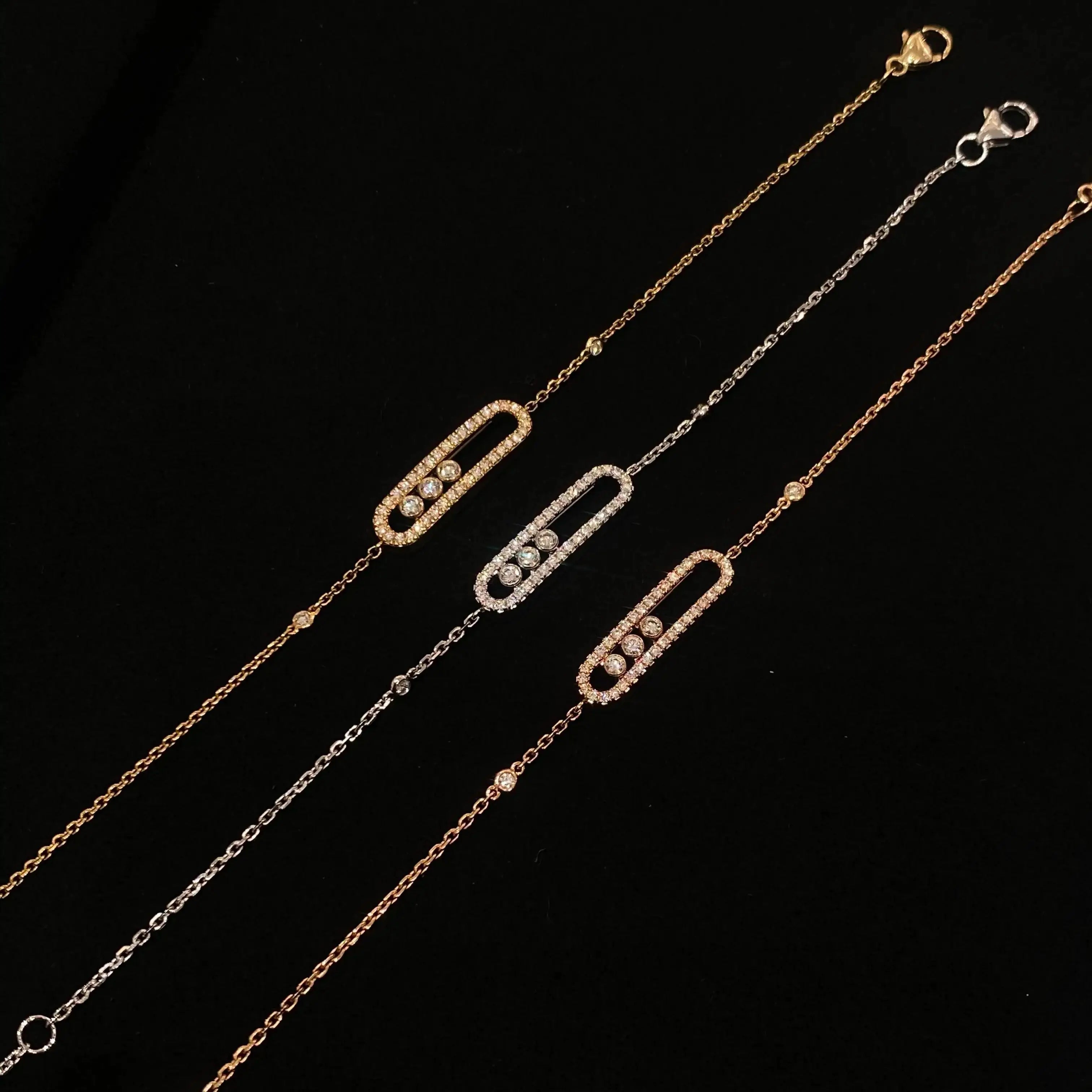 Tre rörliga stenar Moissanite armband för kvinnor