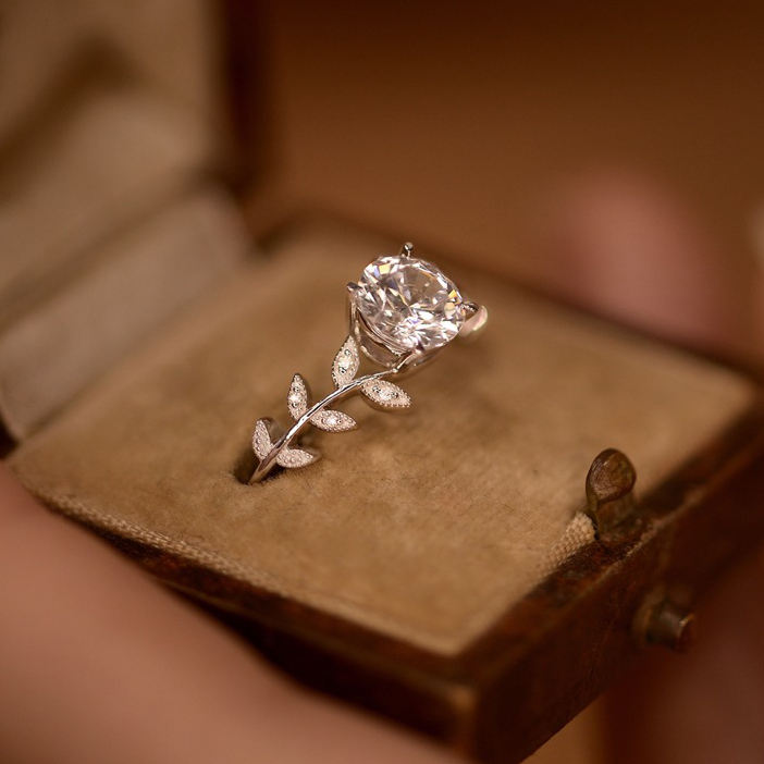 1CT Moissanite Leaf Ring i 925 Silver