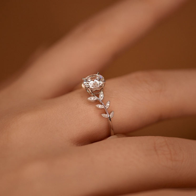 1CT Moissanite Leaf Ring i 925 Silver