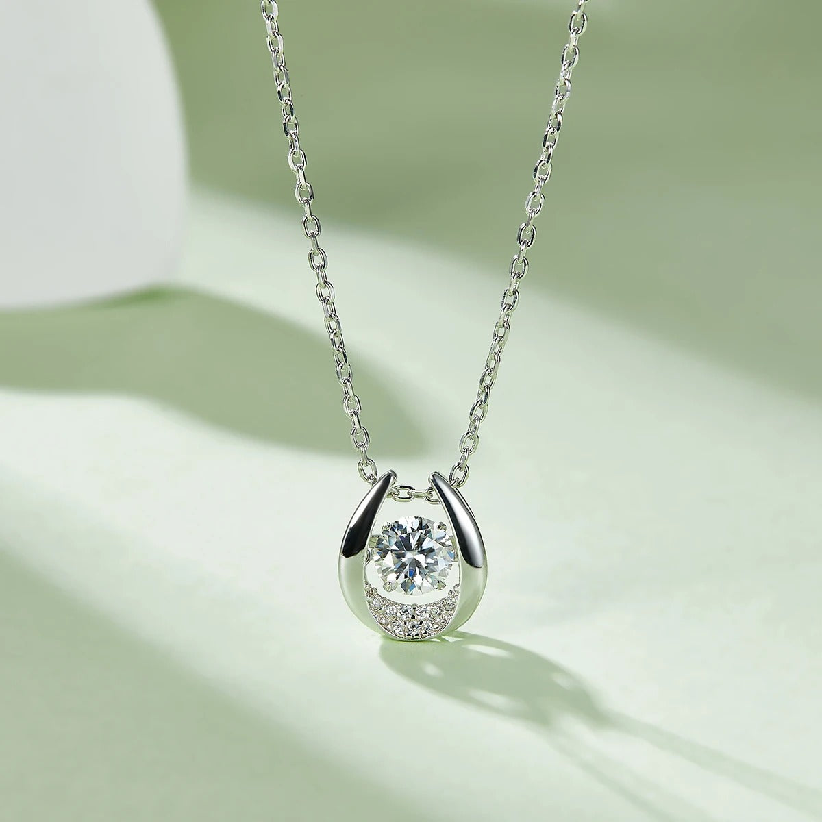 18K guldpläterat S925 silverhalsband med 1.0CT inlagd Moissanite